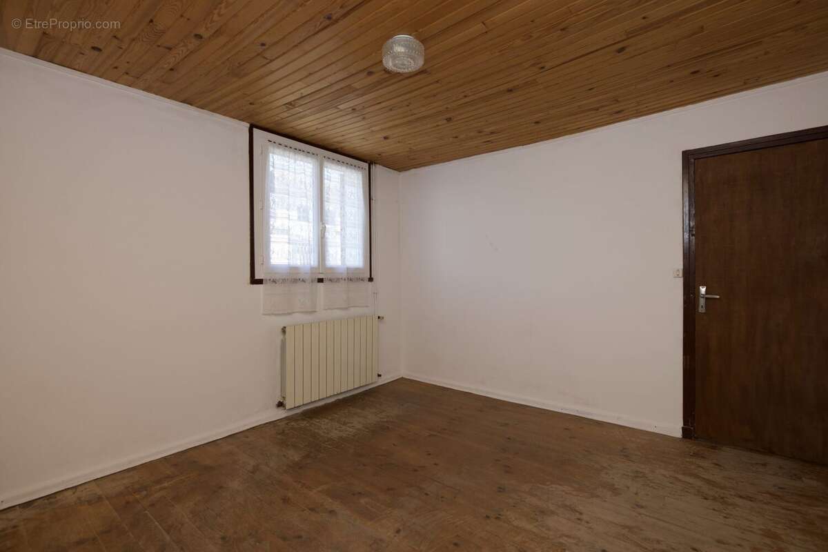 Maison 85 m² à Mauriac  - photo 7