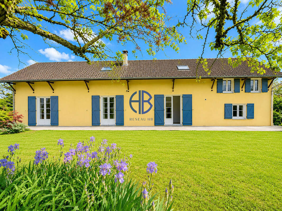 Maison à FAVERGES-DE-LA-TOUR