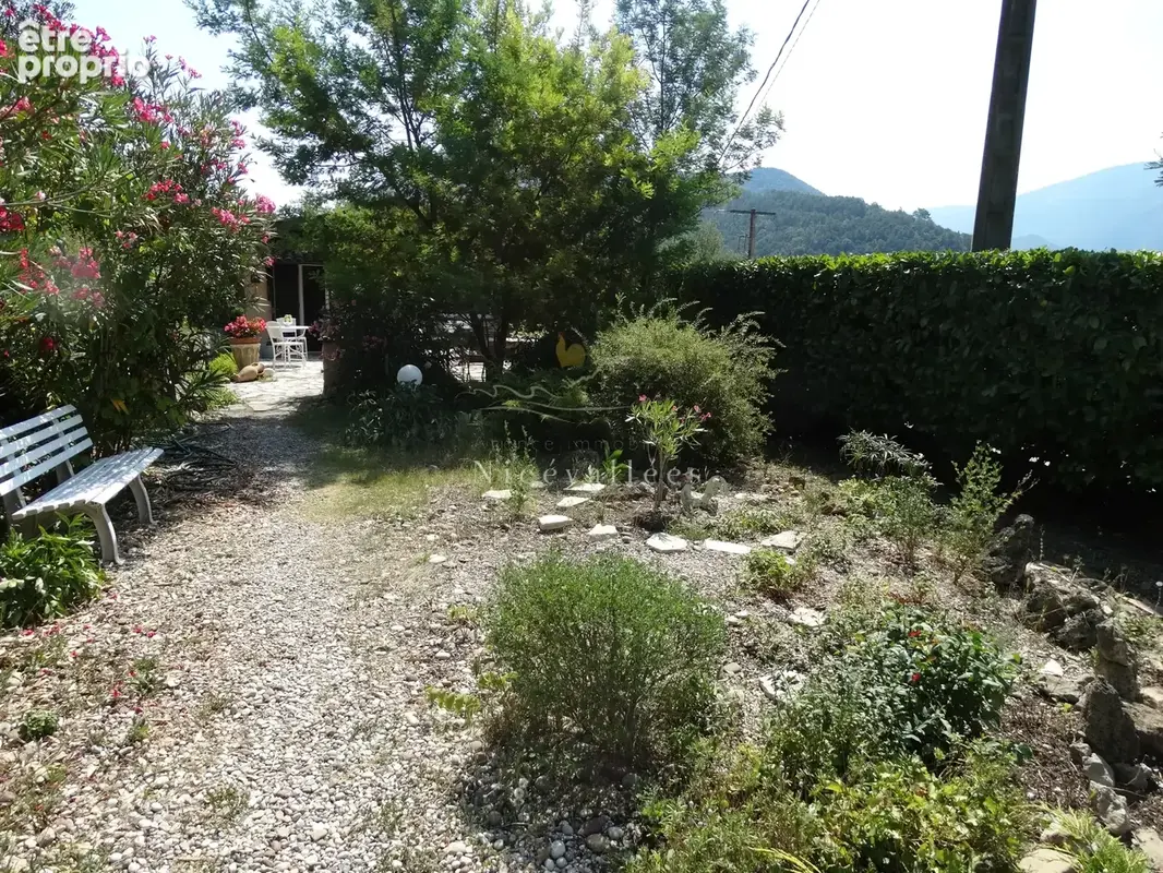 Jolie maison située à Roquesteron - photo 6