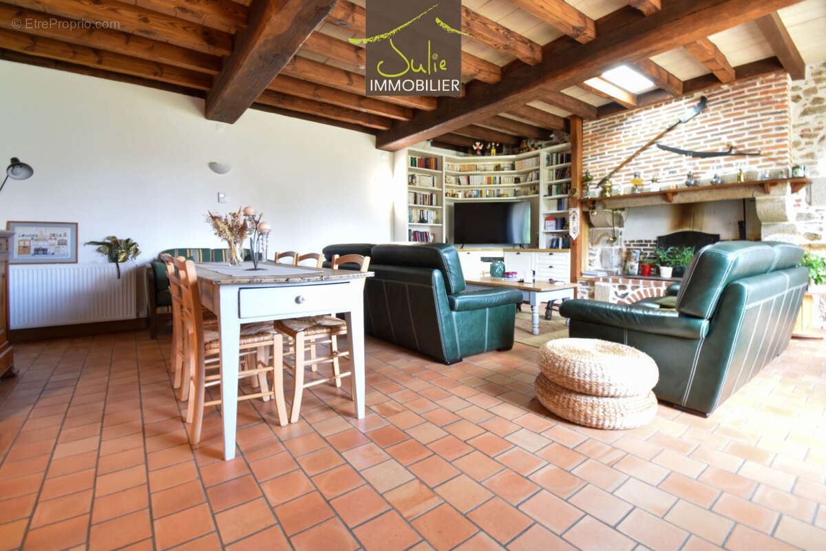 AXE CERIZAY/MAULEON - Longère de 260 m2 - 5 chambres - jardin - photo 2