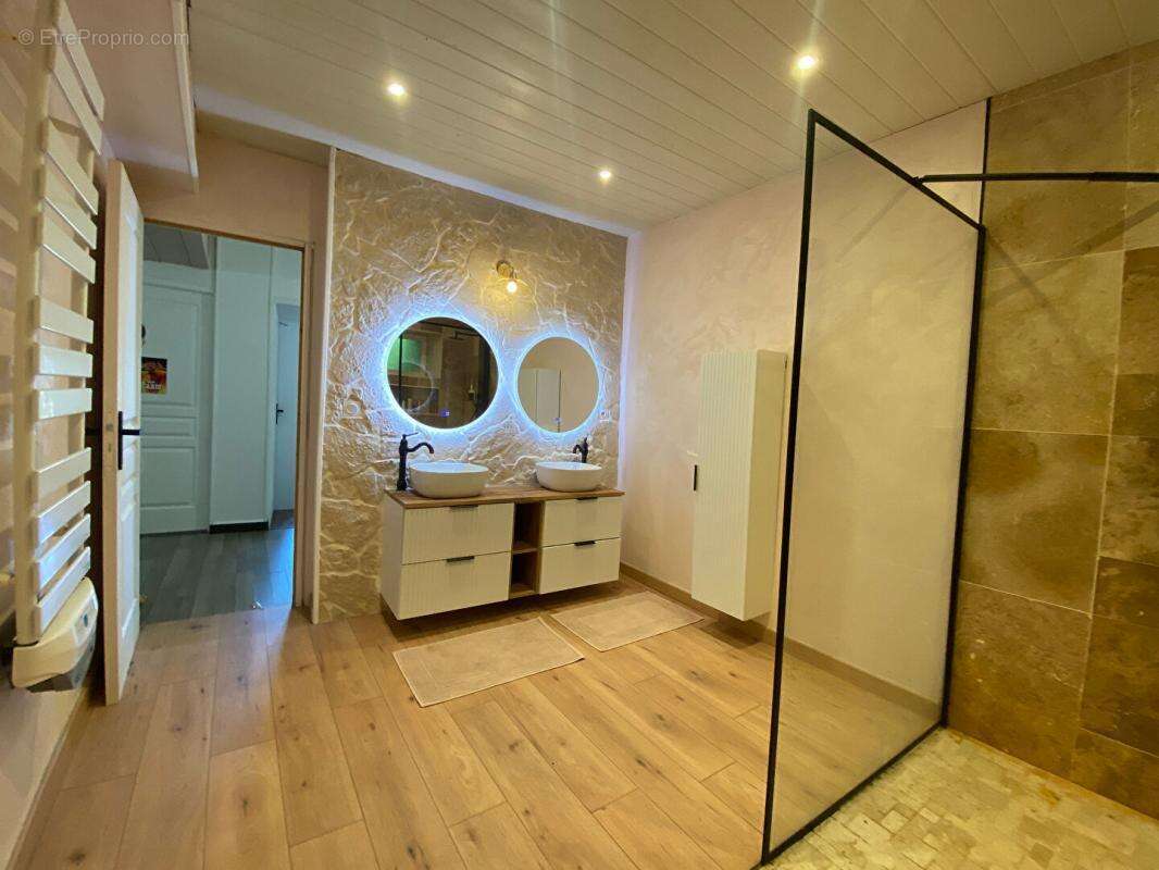 Maison à SAINT-LUPICIN