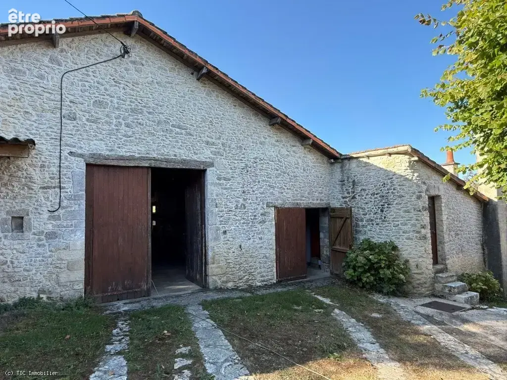 Maison Spacieuse Avec 5 Chambres et Dépendances - photo 25