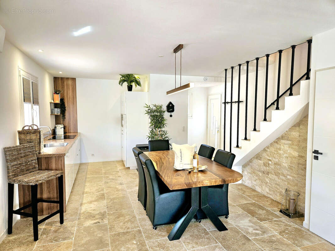 Maison à PLAN-DE-LA-TOUR