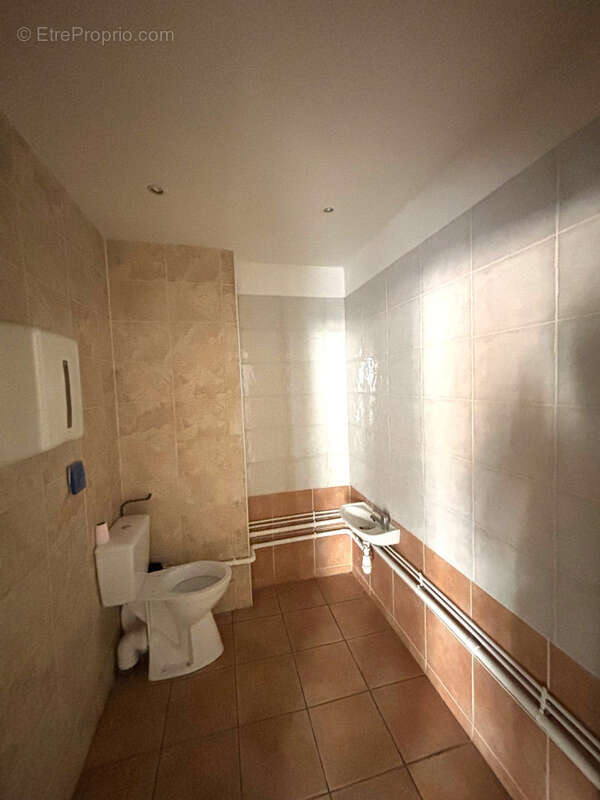 Commerce à MARSEILLE-1E