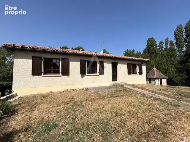Maison à ROULLET-SAINT-ESTEPHE