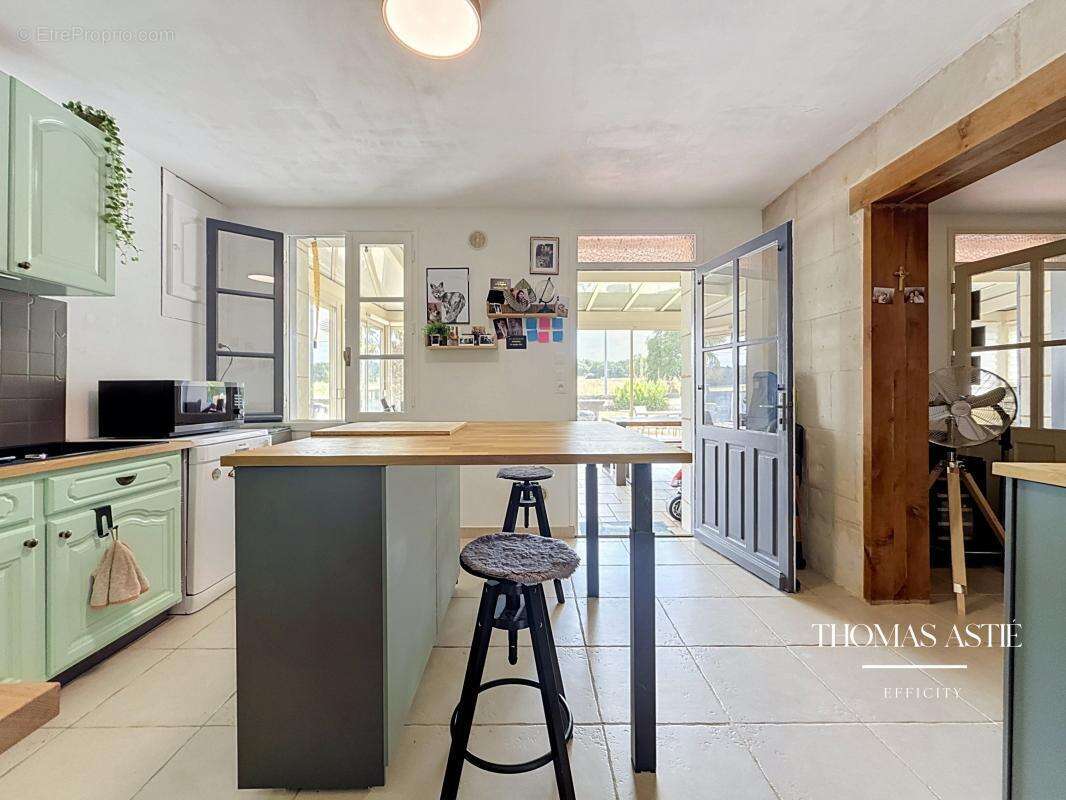Maison 140 m² à Roiffe  - photo 6