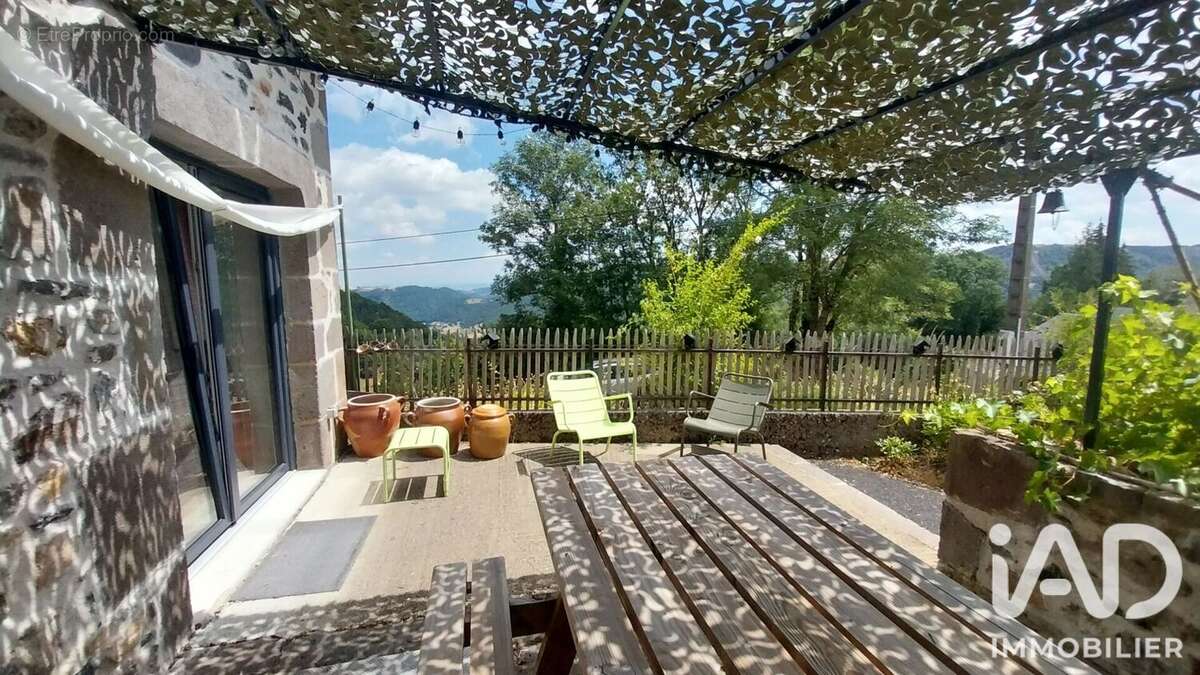 Maison 220 m² à Besse-Et-Saint-Anastaise  - photo 3