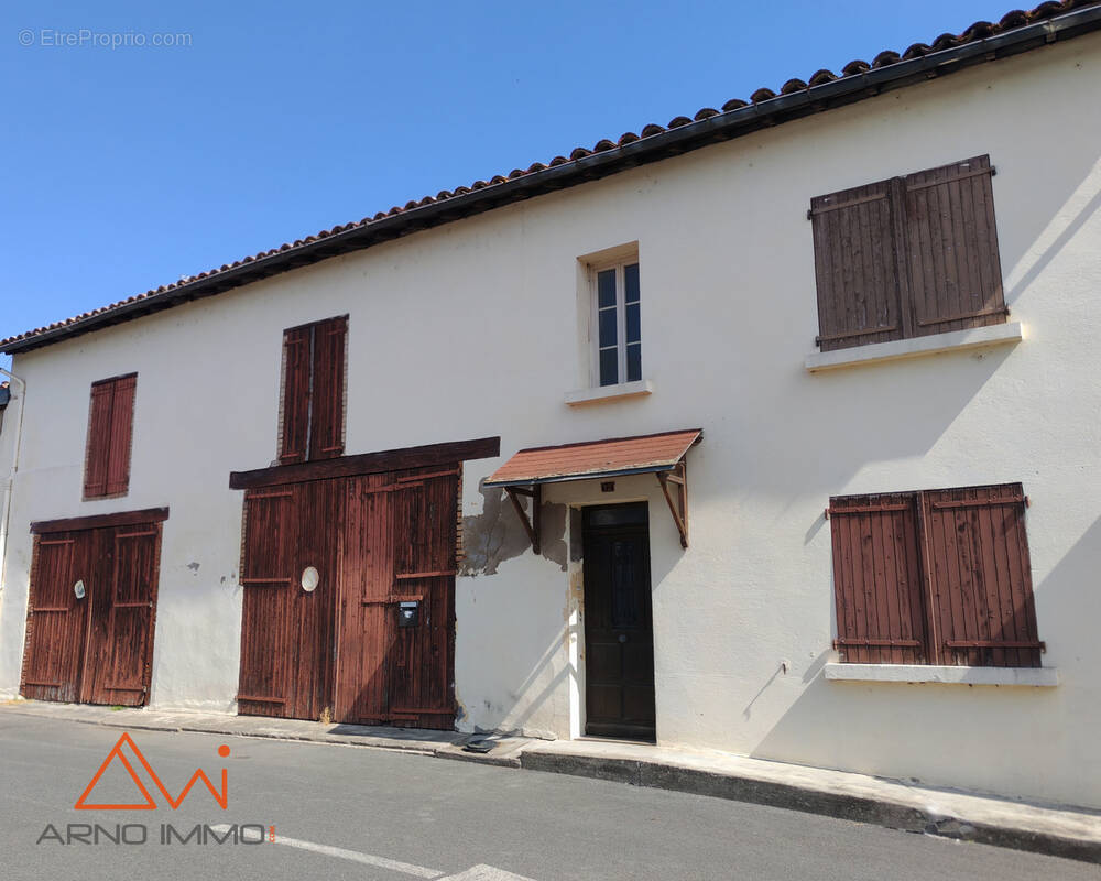 Maison à LISLE-SUR-TARN