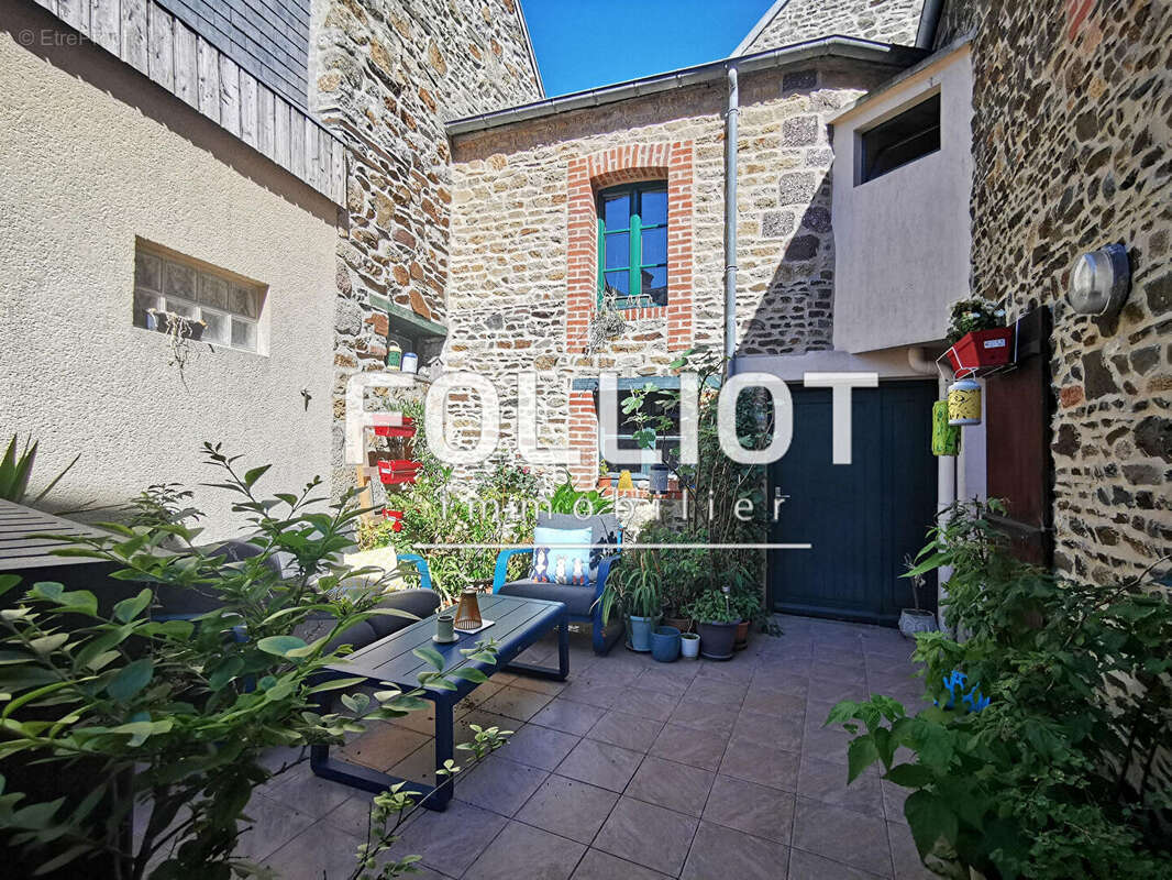 Maison  coeur de bourg de Saint Jean le Thomas - photo 10