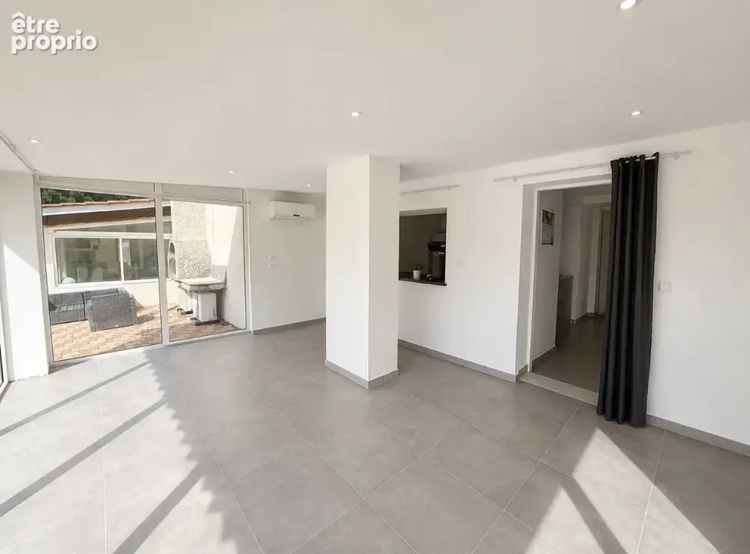 Belle maison familiale de 164 m2 avec 2 appartements, grand terrain et garage - photo 3