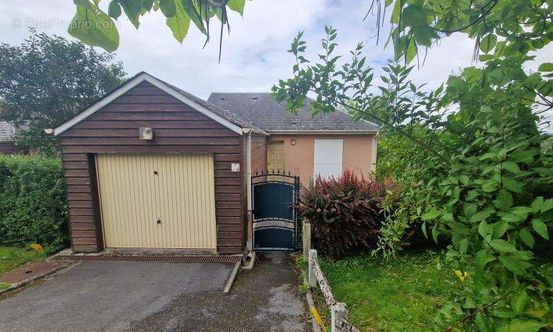 Maison 79 m² à Rouxmesnil-Bouteilles  - photo 2
