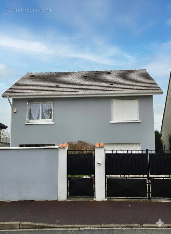 Maison à TREMBLAY-EN-FRANCE