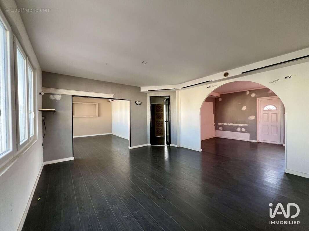 Photo 8 - Commerce à TESSY-SUR-VIRE