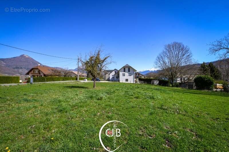 Planaise – Terrain constructible de 473 m² viabilisé - photo 10