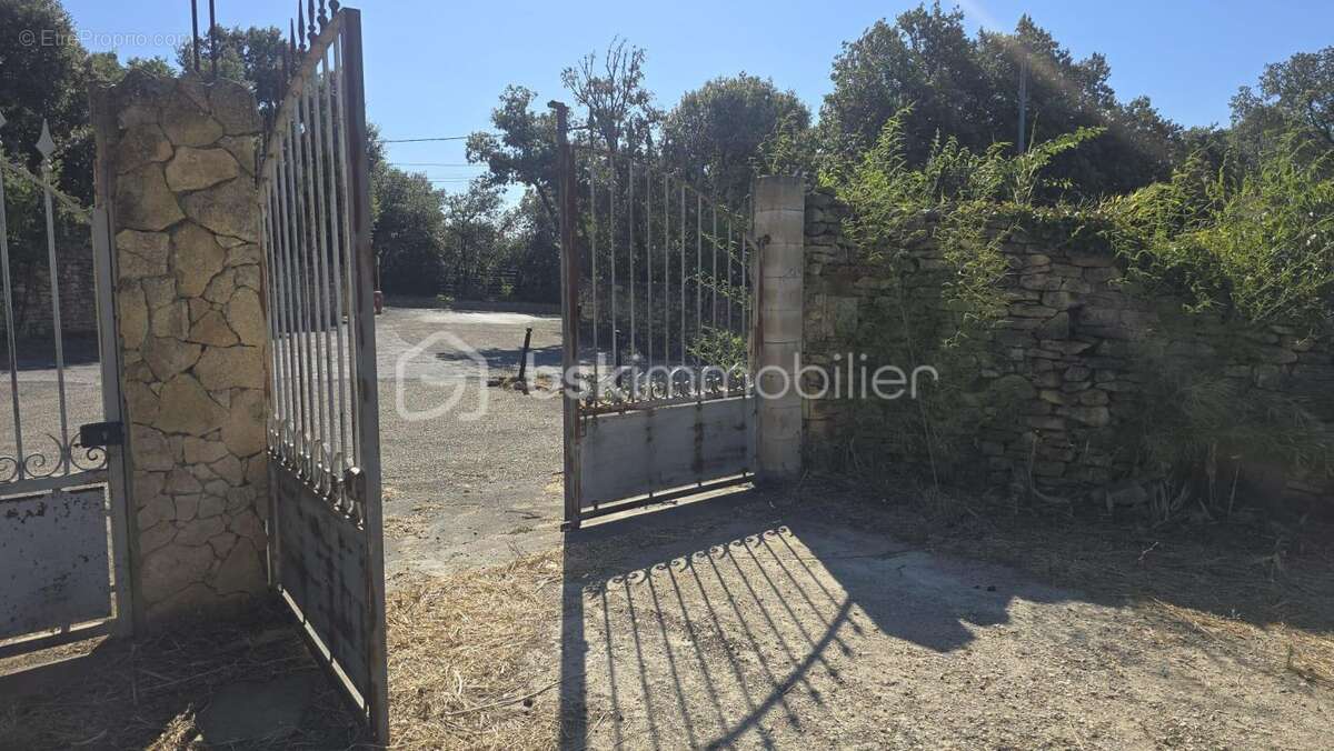 Vers-Pont-du-Gard – Maison de plain-pied 4 pièces – 94 m² – Vue panoramique exceptionnelle sur les collines de Collias - photo 16