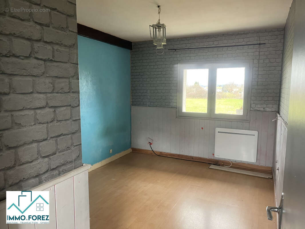 Appartement à VEAUCHE