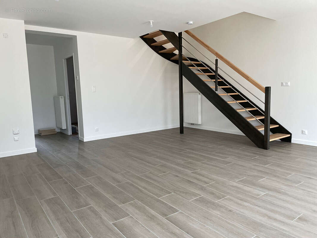 Maison à MONTREUIL-LE-GAST