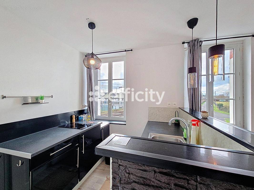 Appartement à NAZELLES-NEGRON