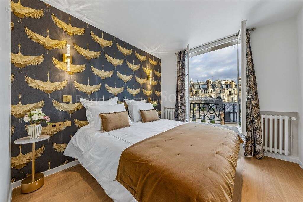 Appartement à PARIS-8E