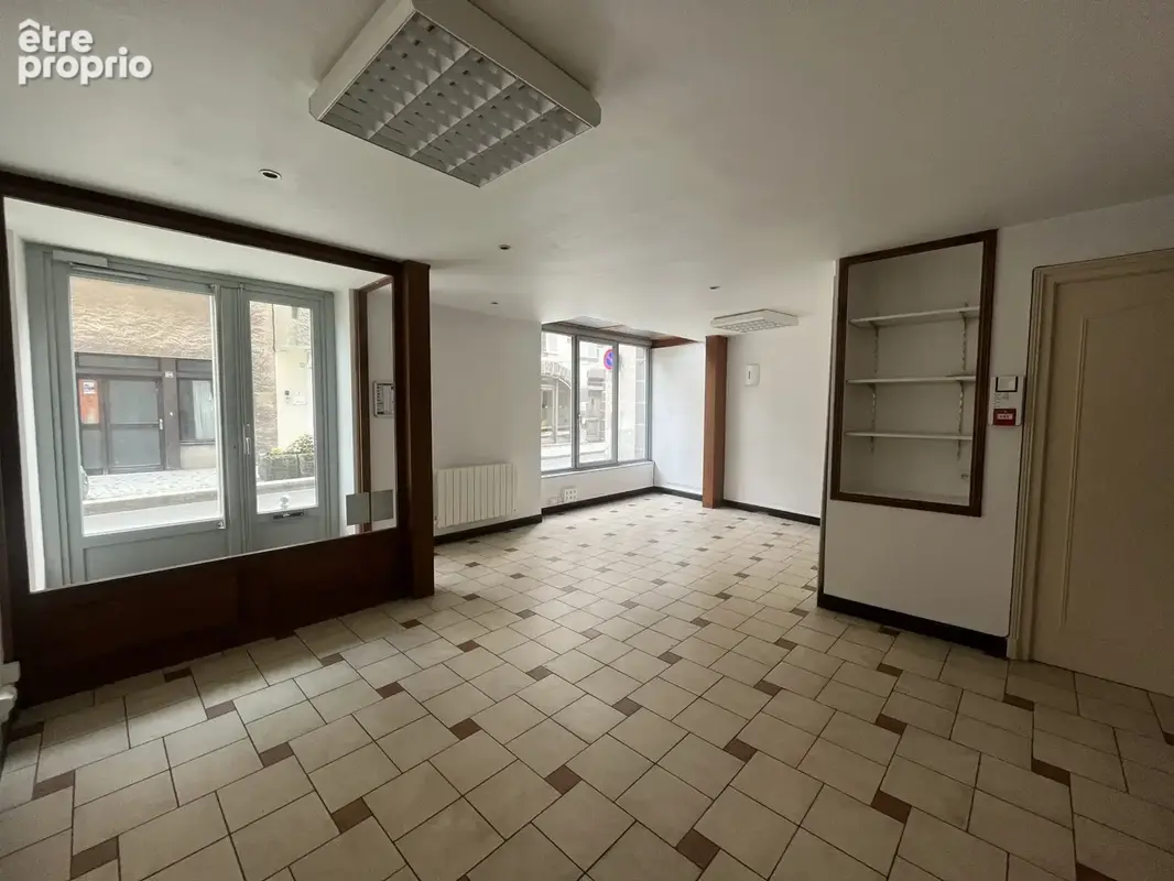 Commerce 176 m² à Saint-Flour  - photo 3