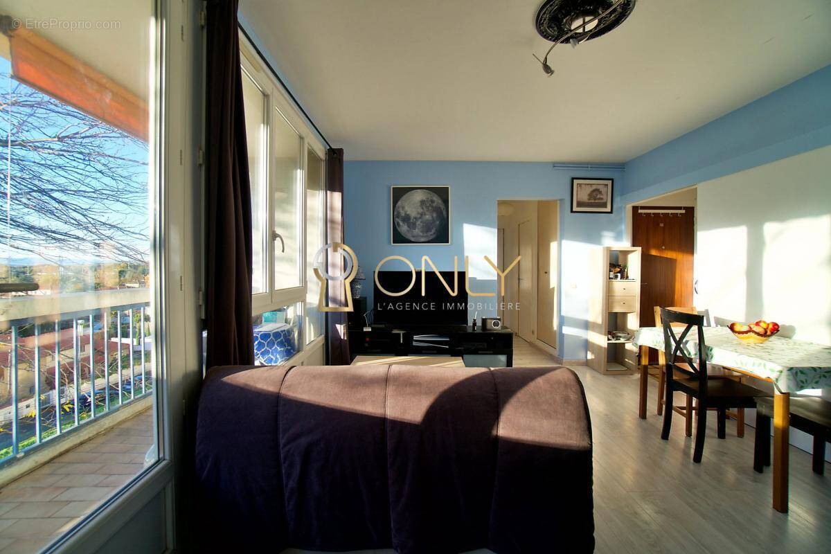 Appartement à GENAY