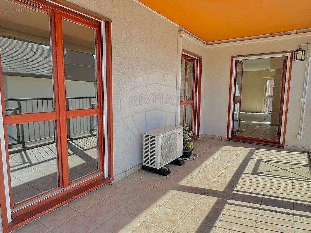 Appartement à CHALLES-LES-EAUX