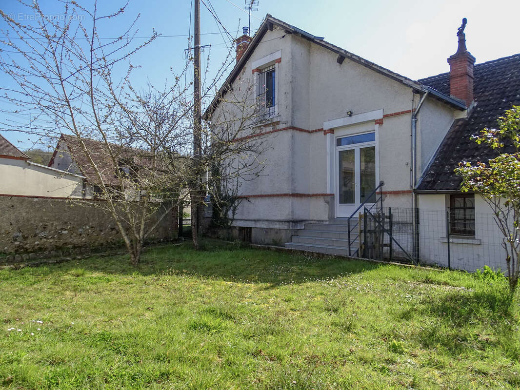 Maison à CHATRES-SUR-CHER