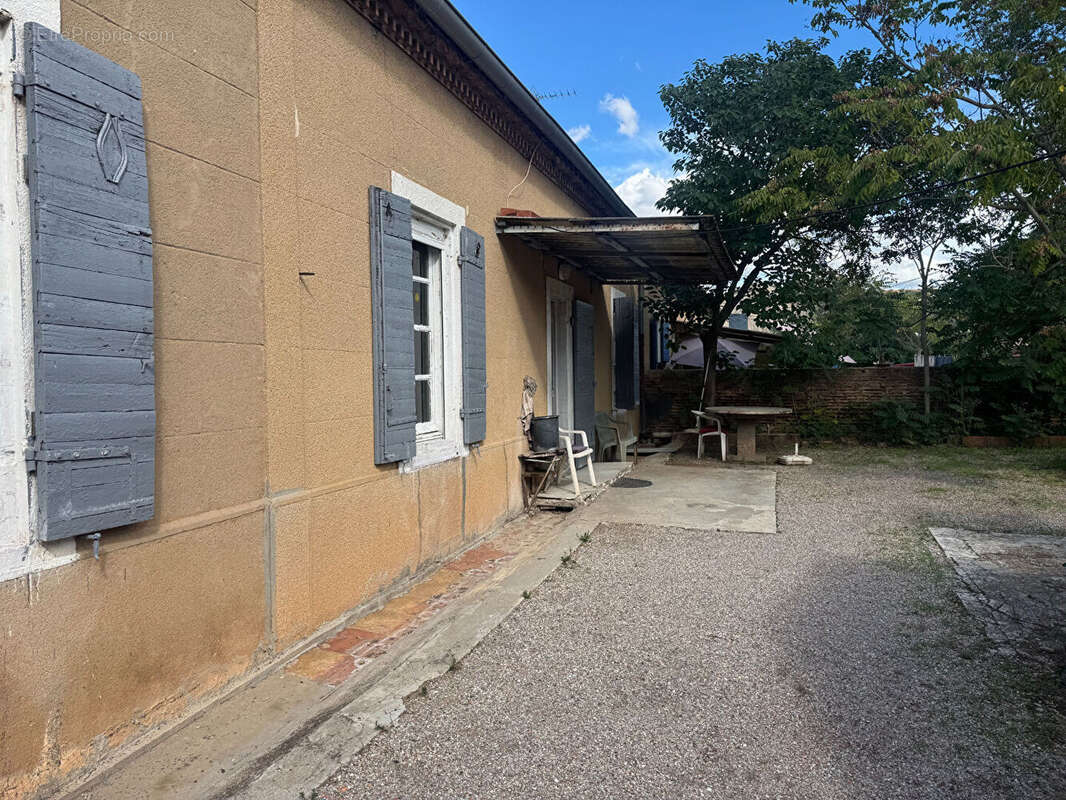 Sous compromis aix les milles maison 73m² + dependances - photo 4