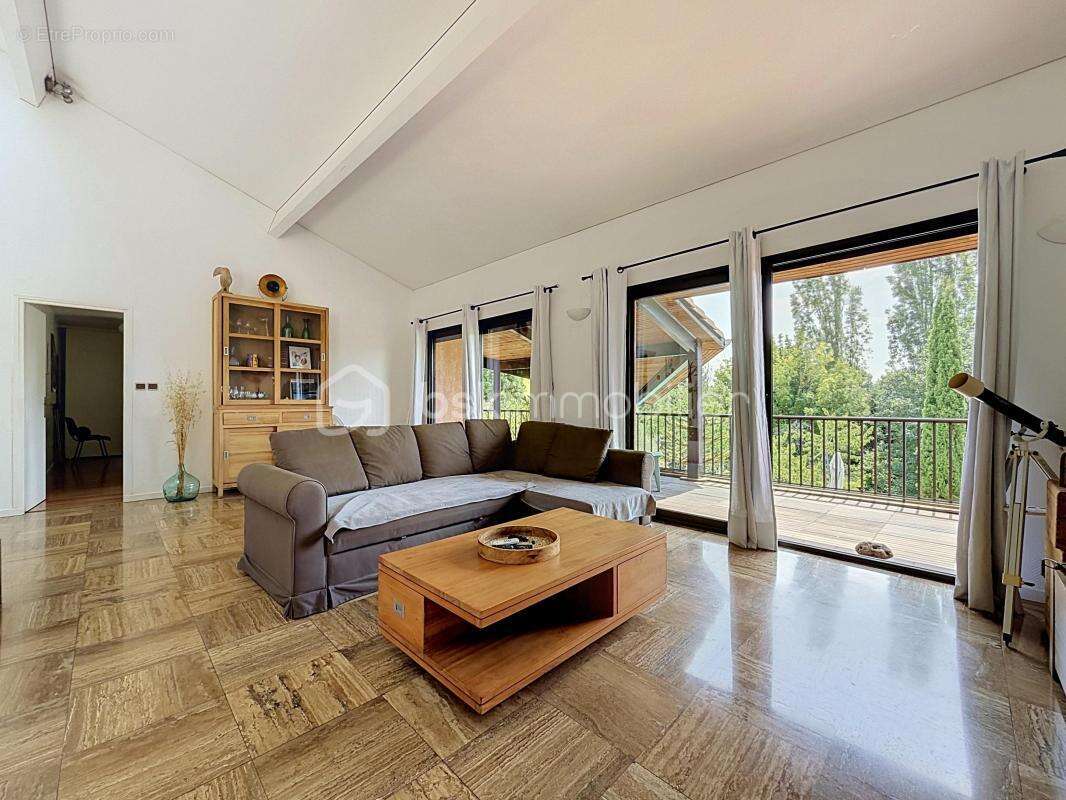 Spacieuse maison familiale dans un cadre privilégié et paisible - photo 6