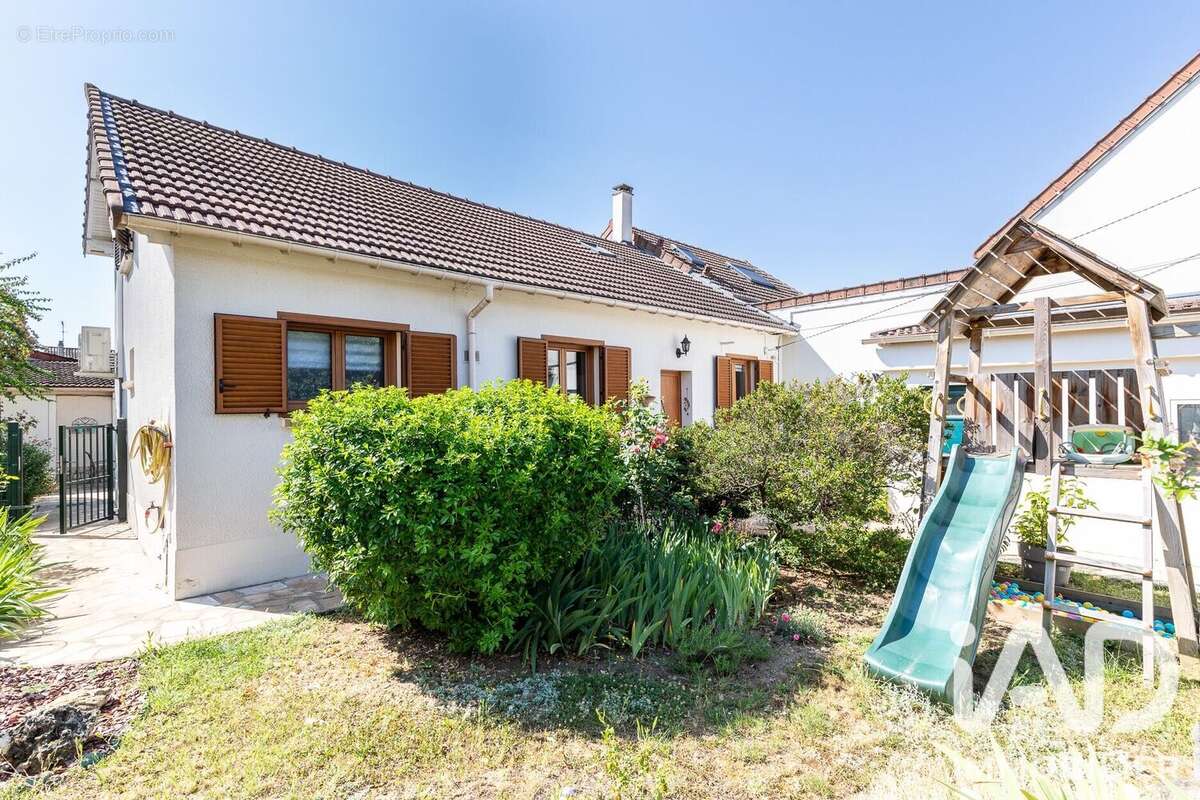 Photo 2 - Maison à VIRY-CHATILLON
