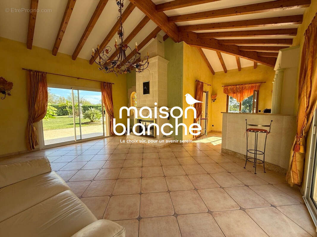 Maison à LAMOTHE-MONTRAVEL