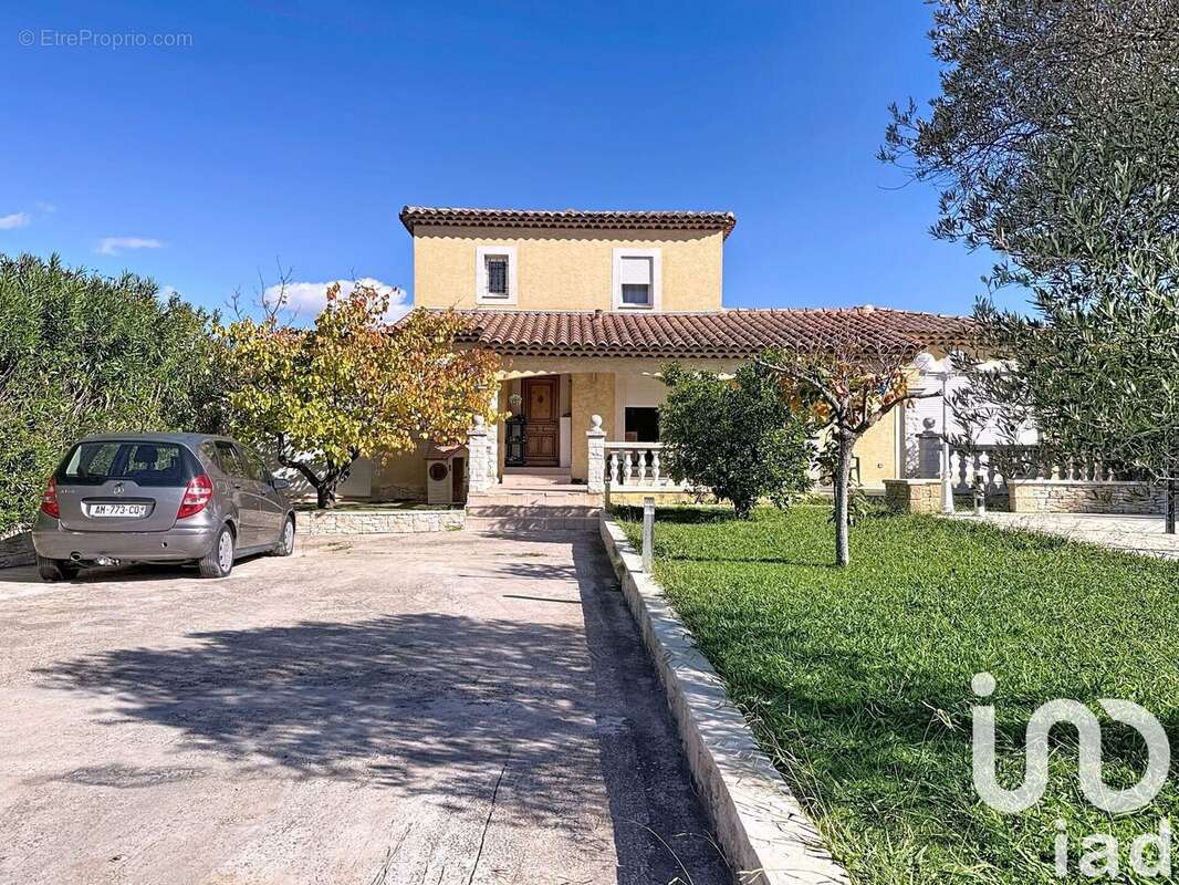 Photo 2 - Maison à SAINT-VICTORET