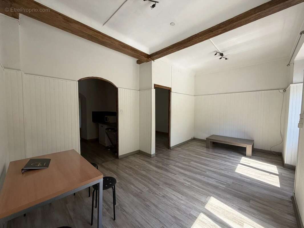 Appartement 2 pièces avec terrasse, vue dégagée sur les montagnes et deux caves - photo 3