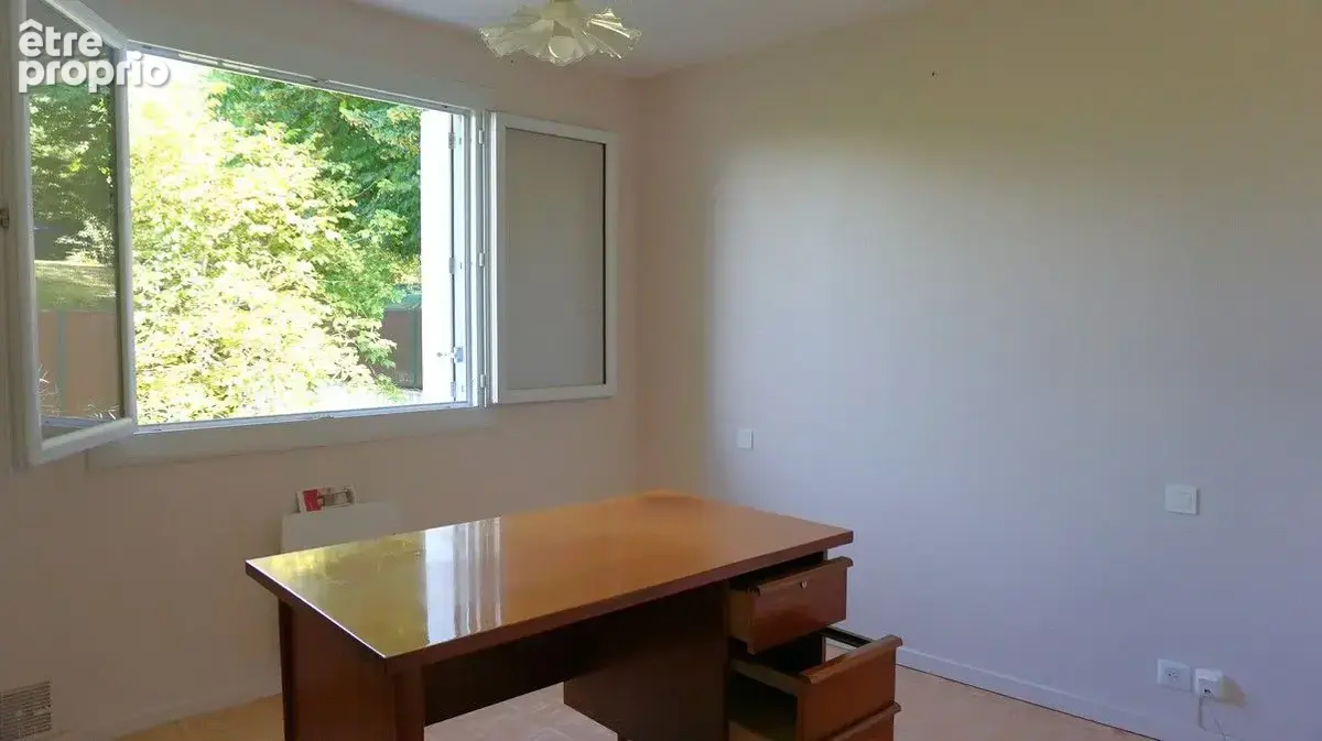 Maison 103 m² à Castelnau-Montratier  - photo 4