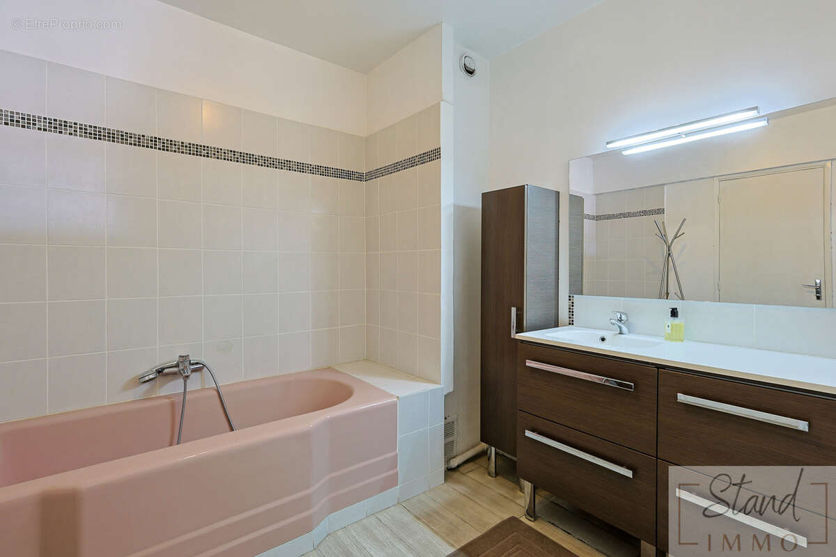 Appartement à MARSEILLE-6E
