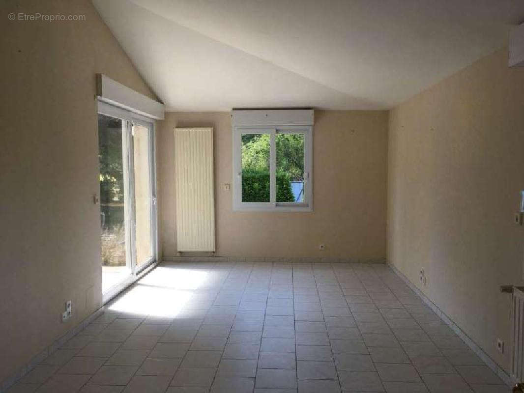 Maison à SAINT-PIERRE-DE-MAILLE