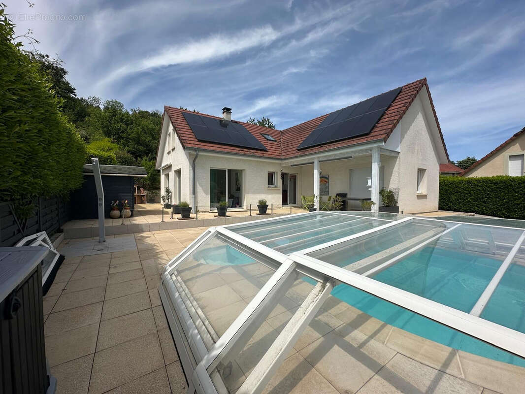 Maison à FONTAIN
