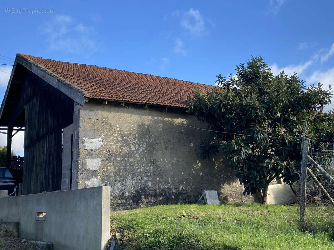 hangar - Maison à CHATENET