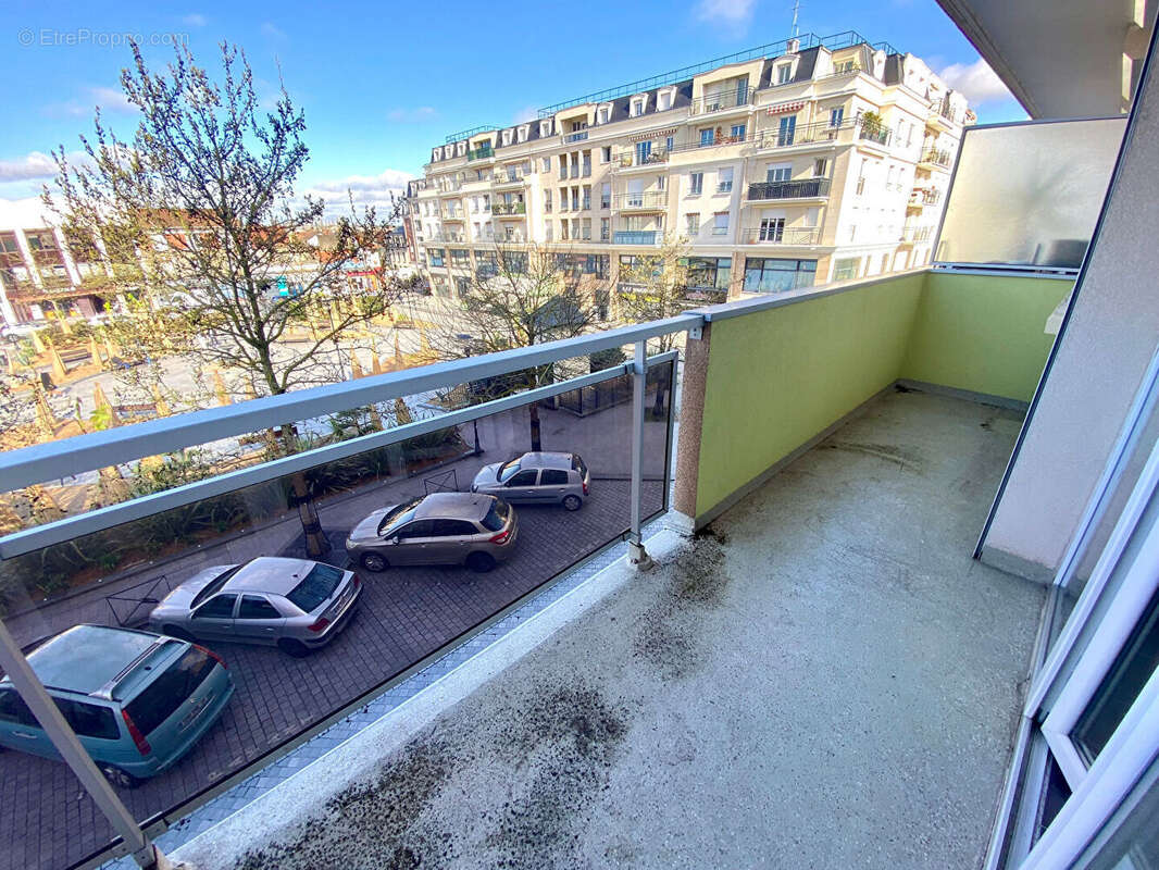 Appartement à SARTROUVILLE