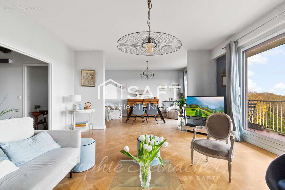 Photo 2 - Appartement à LE MESNIL-LE-ROI