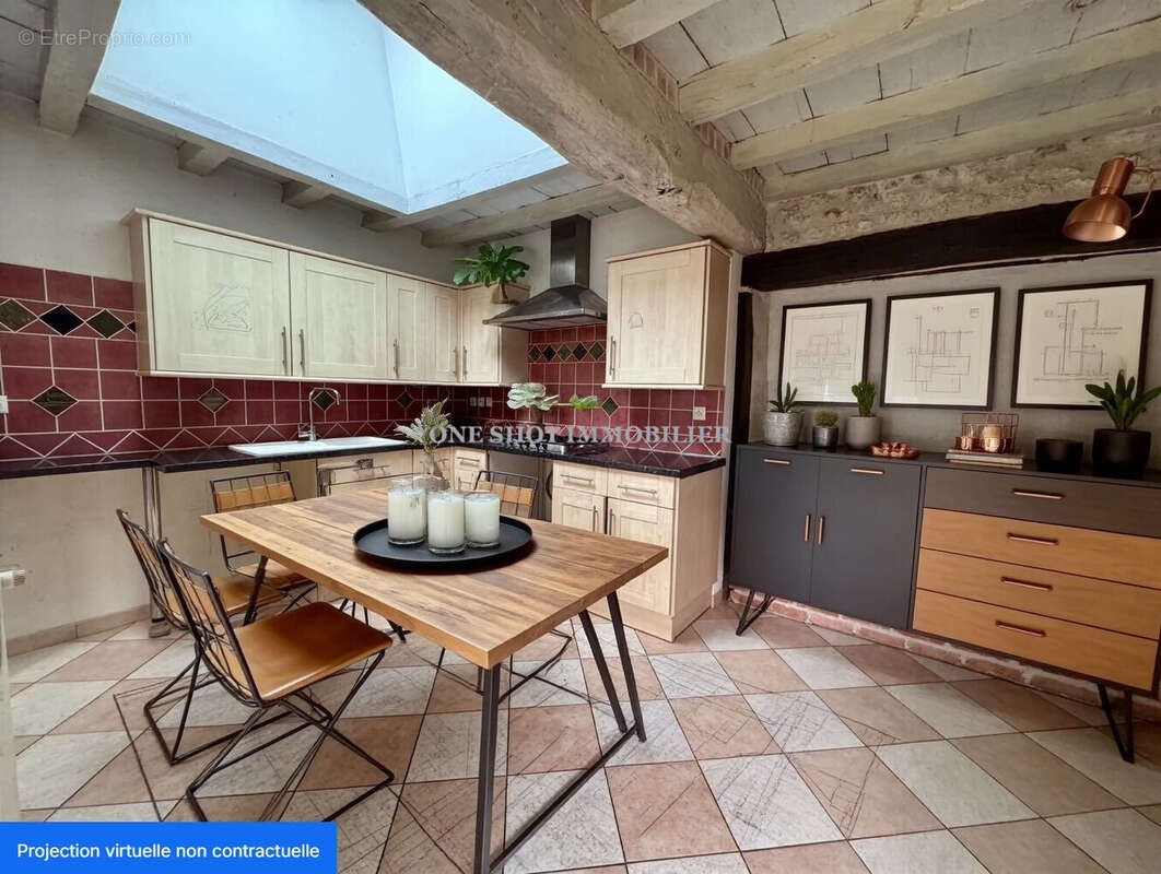 Maison à SAINT-JEAN-DE-LA-RUELLE