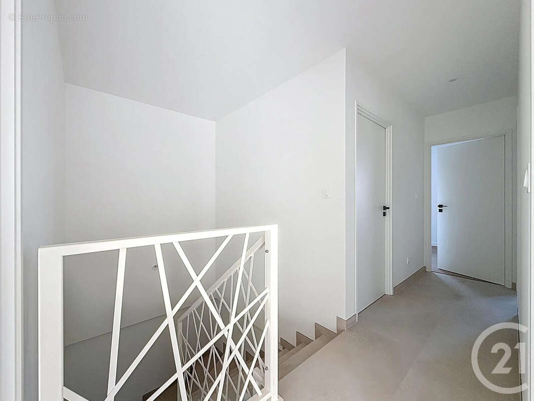 Maison à SAINT-JULIEN