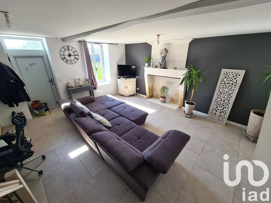 Photo 1 - Maison à SAINT-PORCHAIRE