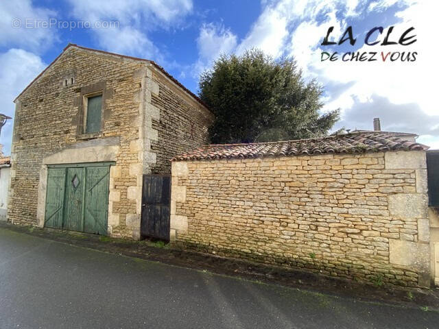 Autre à MAILLE