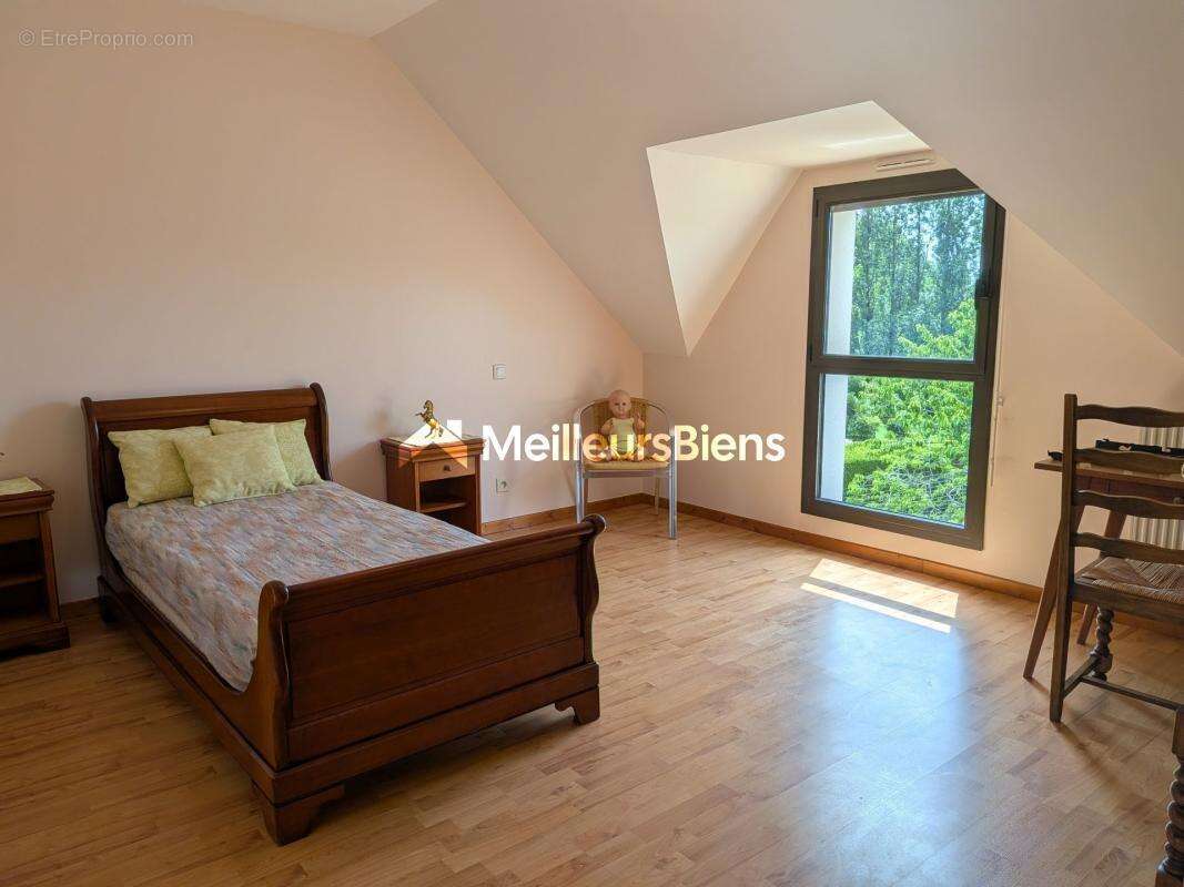Propriété de 135m² hab - 4 chambres - Vie de plain pied - 1806m² terrain clos - photo 12
