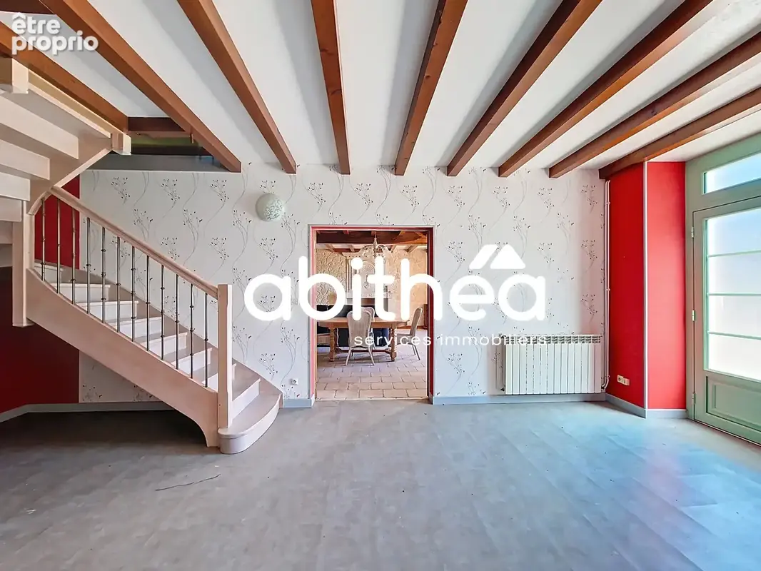 Charentaise  4 chambres  2800m2 de terrain clos  dependances - photo 2