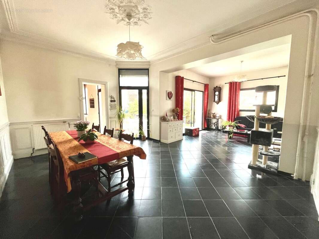 Maison à SAINT-QUENTIN