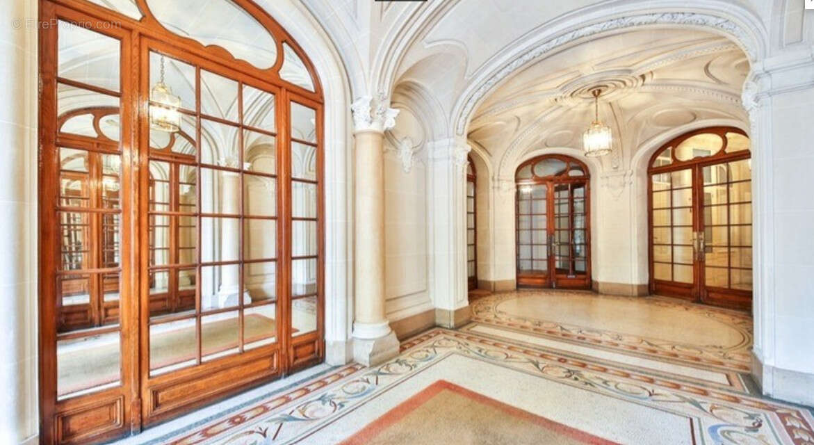Appartement à PARIS-17E