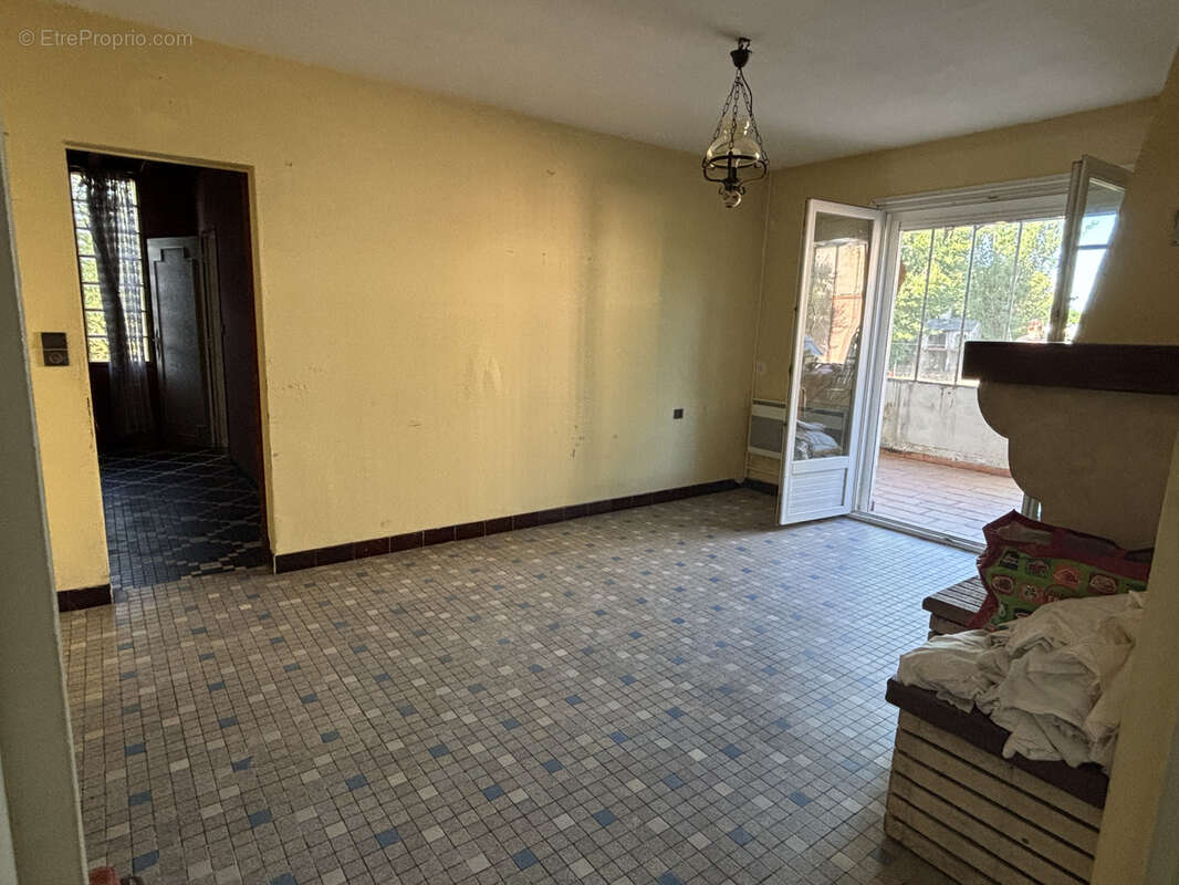 Maison à AMBARES-ET-LAGRAVE