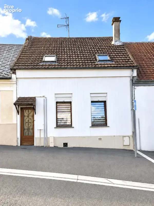 maison de 105 m2 à rénover - fort potentiel - photo 16